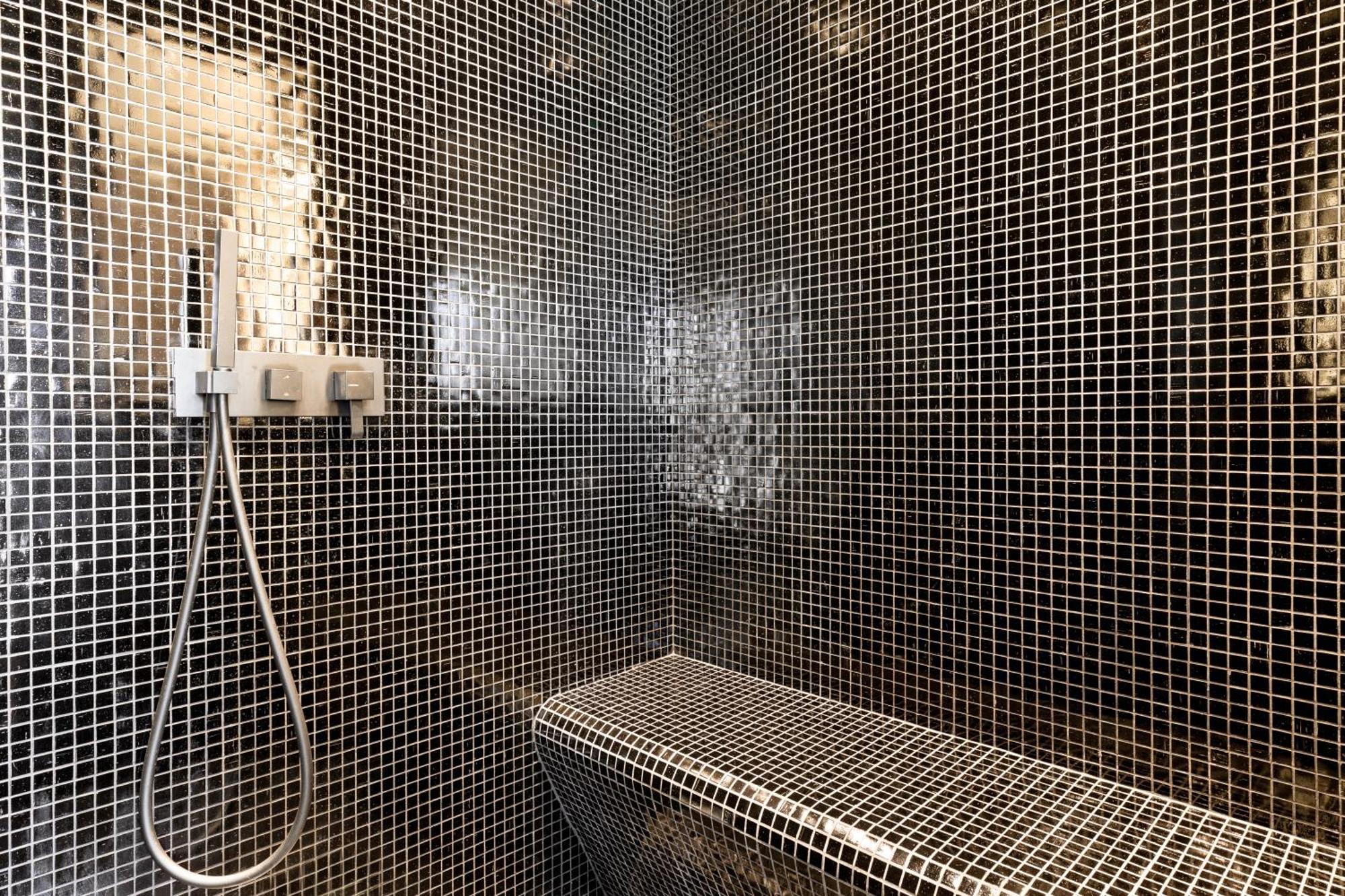 Room Top Floor Hammam